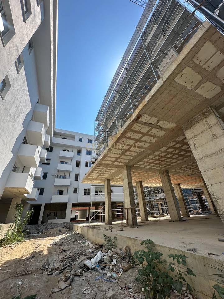 Shitet apartament ne Golem.