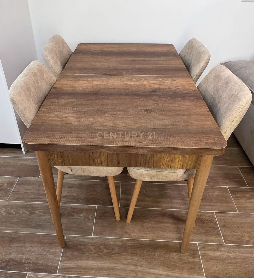 EKSKLUZIVE
🏡 JAPIM ME QIRA APARTAMENT 1+1 TEK ALTURA TRADE CENTER
BULEVARDI I RI