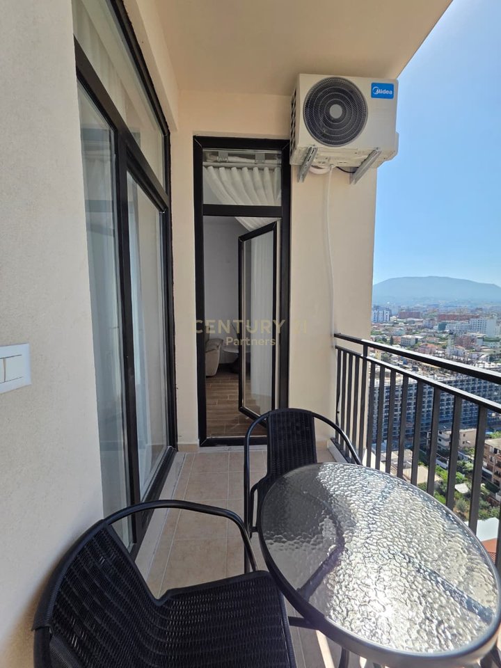 EKSKLUZIVE
🏡 JAPIM ME QIRA APARTAMENT 1+1 TEK ALTURA TRADE CENTER
BULEVARDI I RI