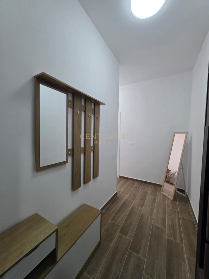 EKSKLUZIVE
🏡 JAPIM ME QIRA APARTAMENT 1+1 TEK ALTURA TRADE CENTER
BULEVARDI I RI