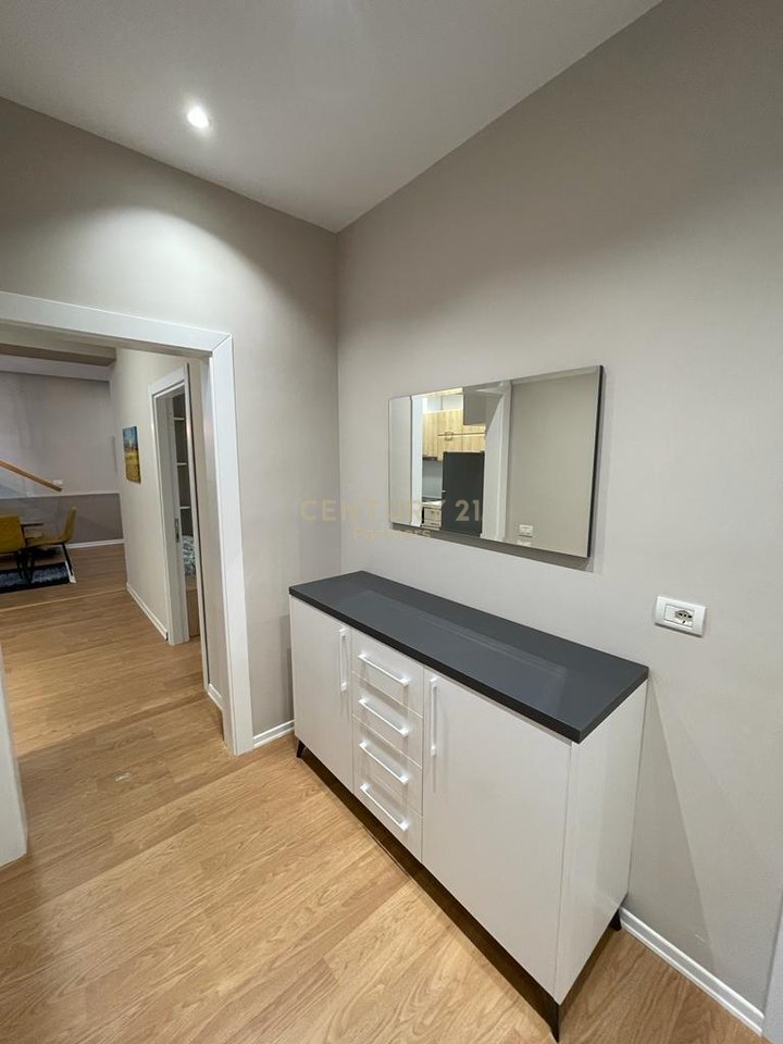 🏢EKSKLUZIVE!
 SHESIM APARTAMENT 2+1 + POST PARKIMI TEK GOLDEN PARK, RRUGA E KAVAJËS, TIRANË.
BLERJE ME KREDI!