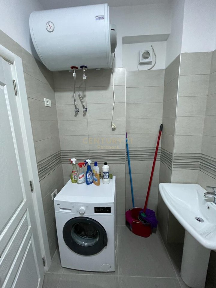 🏢EKSKLUZIVE!
 SHESIM APARTAMENT 2+1 + POST PARKIMI TEK GOLDEN PARK, RRUGA E KAVAJËS, TIRANË.
BLERJE ME KREDI!