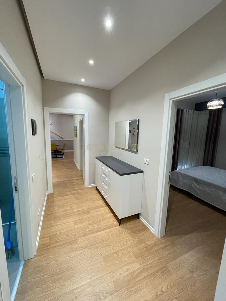 🏢EKSKLUZIVE!
 SHESIM APARTAMENT 2+1 + POST PARKIMI TEK GOLDEN PARK, RRUGA E KAVAJËS, TIRANË.
BLERJE ME KREDI!