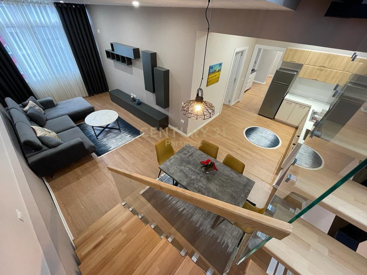 🏢EKSKLUZIVE!
 SHESIM APARTAMENT 2+1 + POST PARKIMI TEK GOLDEN PARK, RRUGA E KAVAJËS, TIRANË.
BLERJE ME KREDI!