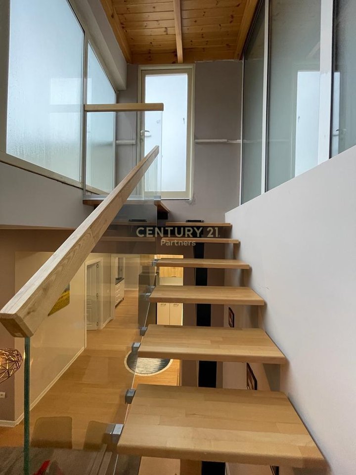 🏢EKSKLUZIVE!
 SHESIM APARTAMENT 2+1 + POST PARKIMI TEK GOLDEN PARK, RRUGA E KAVAJËS, TIRANË.
BLERJE ME KREDI!