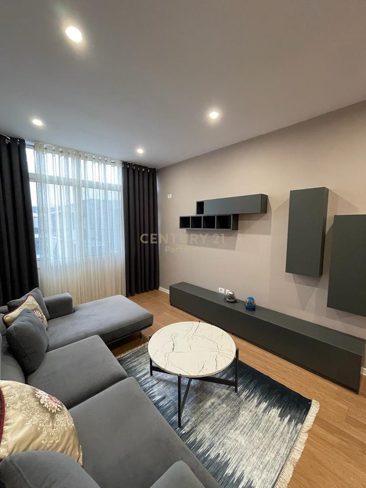 🏢EKSKLUZIVE!
 SHESIM APARTAMENT 2+1 + POST PARKIMI TEK GOLDEN PARK, RRUGA E KAVAJËS, TIRANË.
BLERJE ME KREDI!