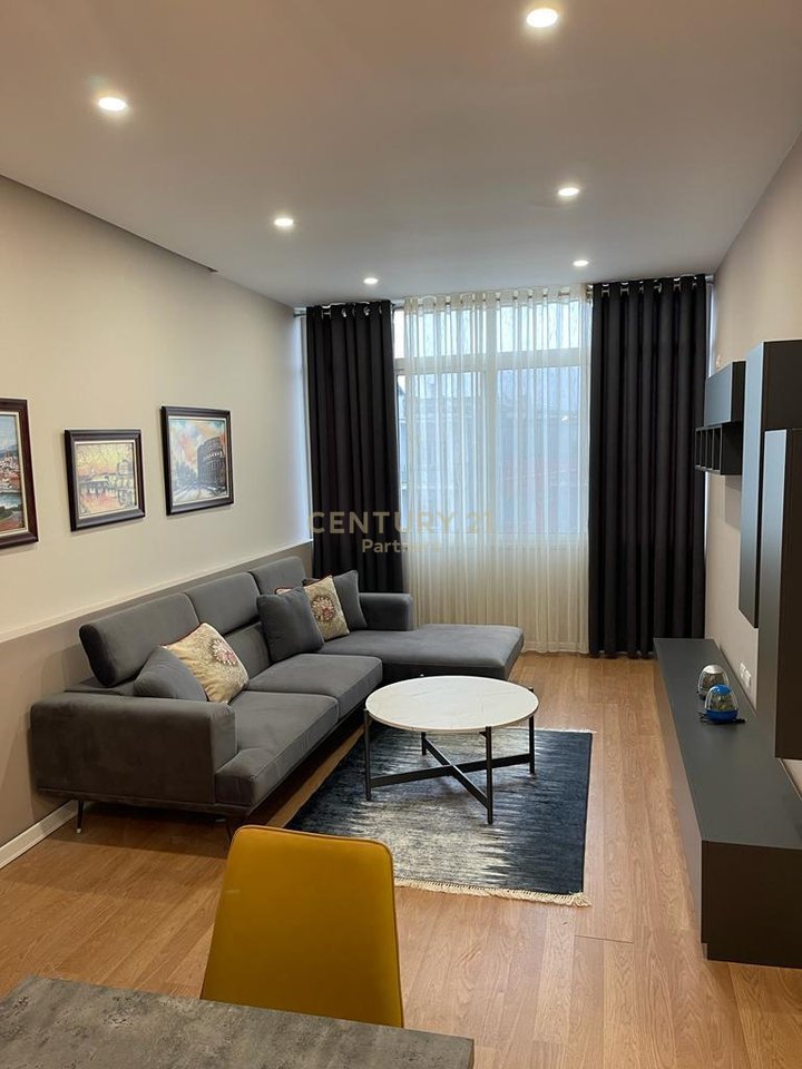 🏢EKSKLUZIVE!
 SHESIM APARTAMENT 2+1 + POST PARKIMI TEK GOLDEN PARK, RRUGA E KAVAJËS, TIRANË.
BLERJE ME KREDI!