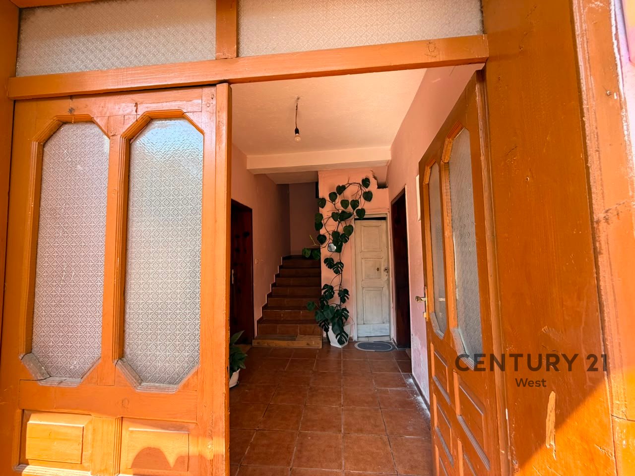2-STOREY VILLA FOR SALE – DIBRËS STREET, MEDRESE