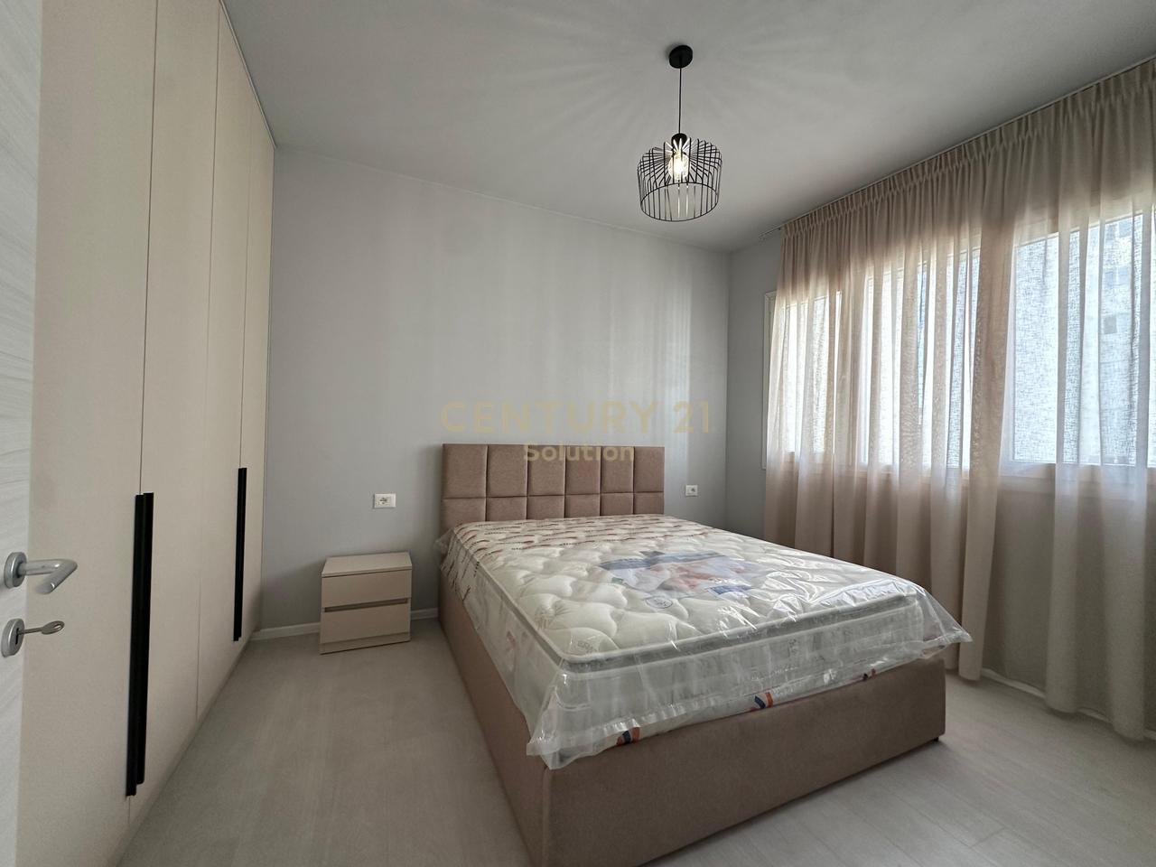 APARTMENT 2+1+2+ OPTIONAL PARKING AT RIVER RESIDENCE!