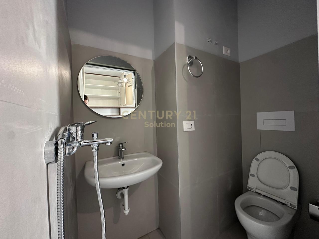 APARTMENT 2+1+2+ OPTIONAL PARKING AT RIVER RESIDENCE!