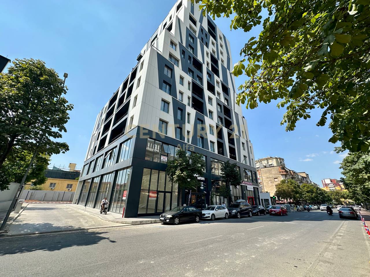 IN AFFITTO, SPAZIO COMMERCIALE PREMIUM IN VIA BARRIKADAVE❗️