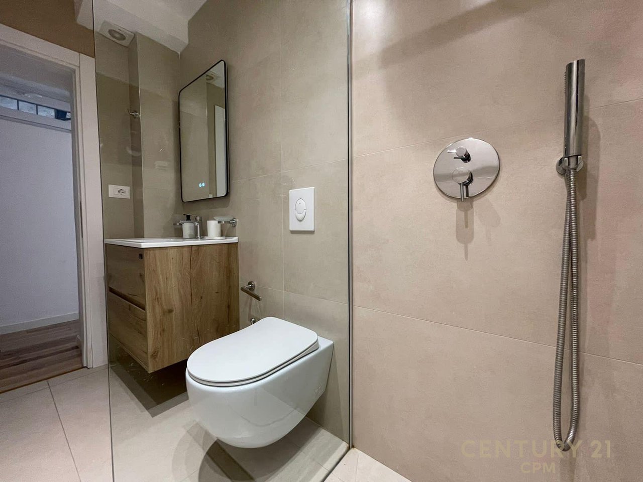 2+1 Apartment For Rent in Myslym Shyri, Tirana - 863€ | 80 m²