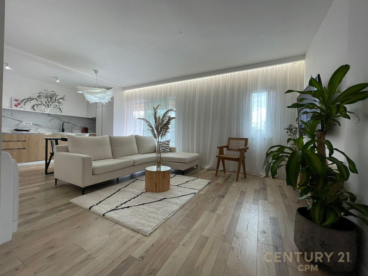 2+1 Apartment For Rent in Myslym Shyri, Tirana - 863€ | 80 m²