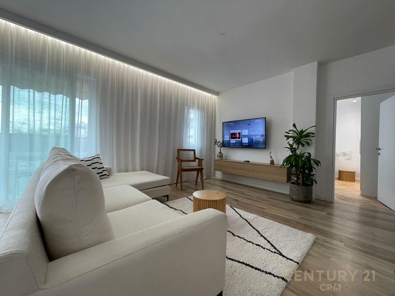 2+1 Apartment For Rent in Myslym Shyri, Tirana - 863€ | 80 m²