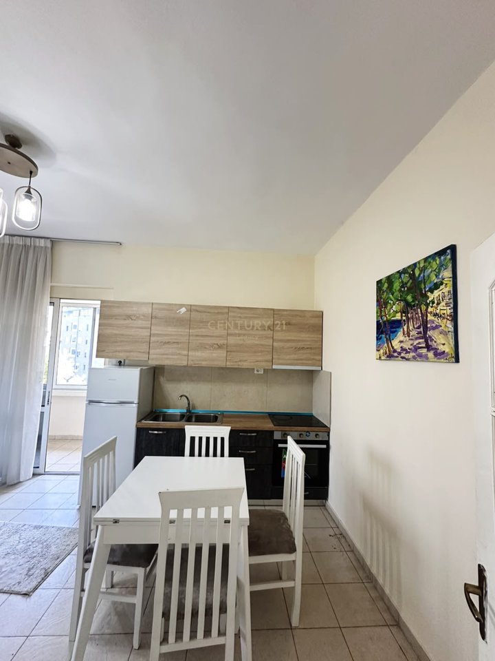 Apartment 2+1 for Rent – Rruga e Dibrës, opposite Pharmacy 10
