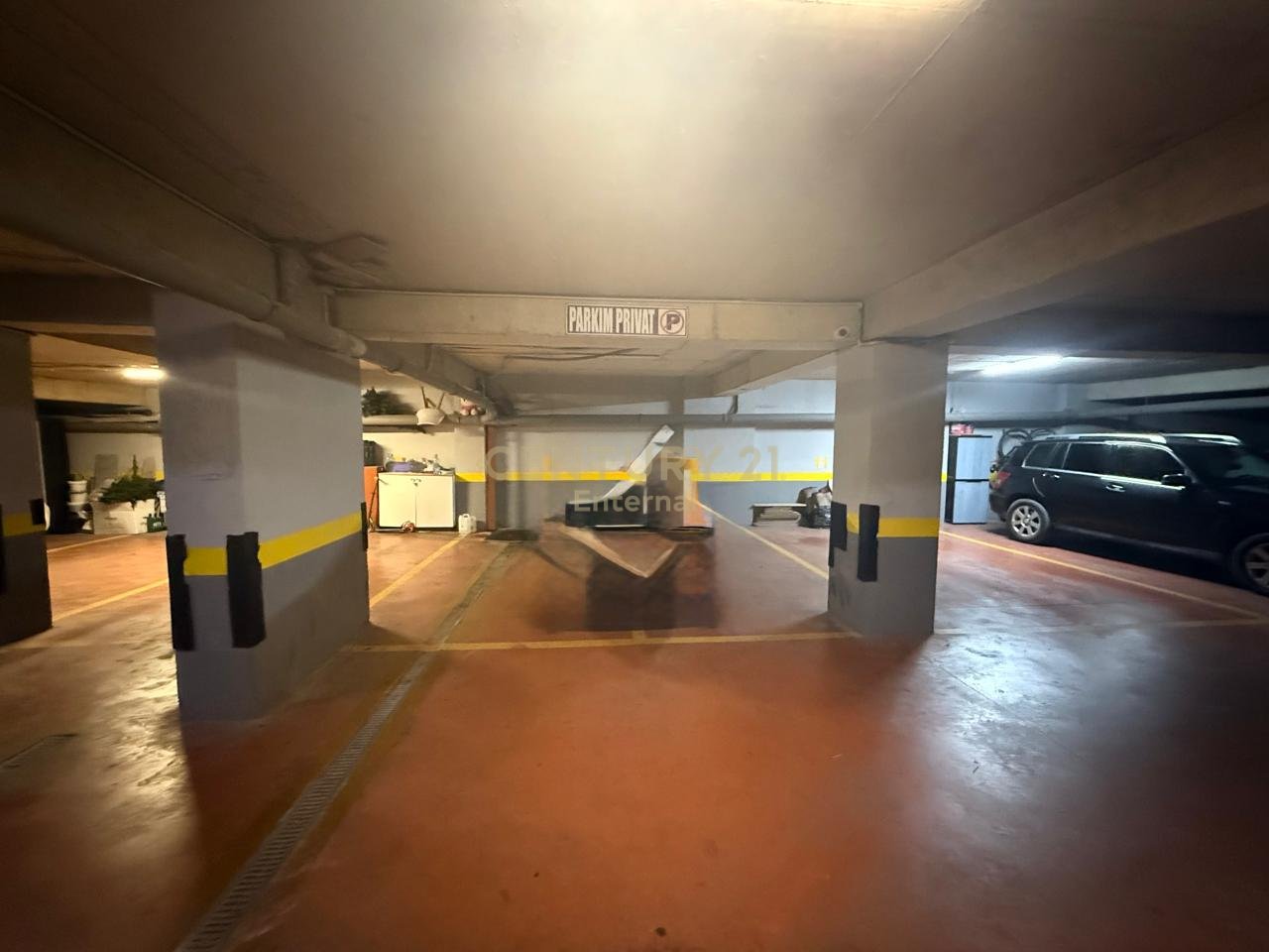 AMBIENT PREMIUM PËR ZYRË+2 PARKIME​ TE 21 DHJETORI