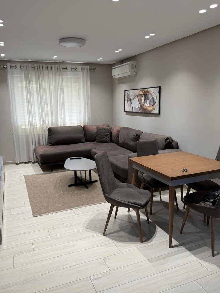 Apartament 2+1 me Qira - Qendër, Tregu Çam (Posta Shqiptare)
