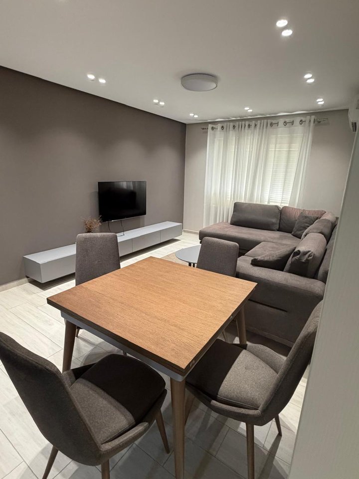Apartament 2+1 me Qira - Qendër, Tregu Çam (Posta Shqiptare)
