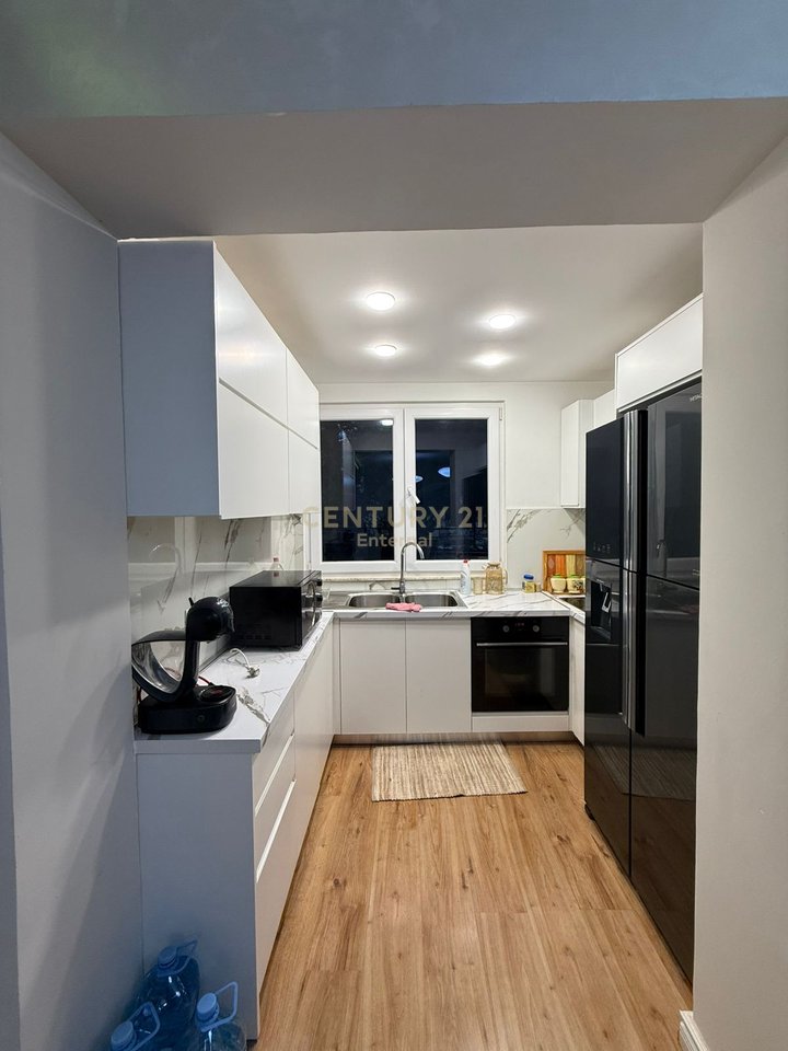 VENDESI PRIVATA + NEGOZIO IN VENDITA | PORCELAN