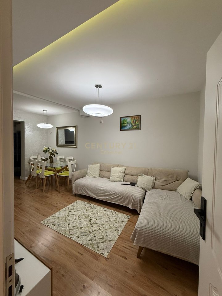 VENDESI PRIVATA + NEGOZIO IN VENDITA | PORCELAN