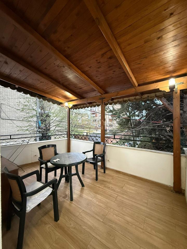 VENDESI PRIVATA + NEGOZIO IN VENDITA | PORCELAN
