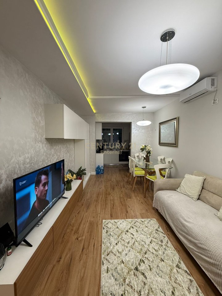 VENDESI PRIVATA + NEGOZIO IN VENDITA | PORCELAN