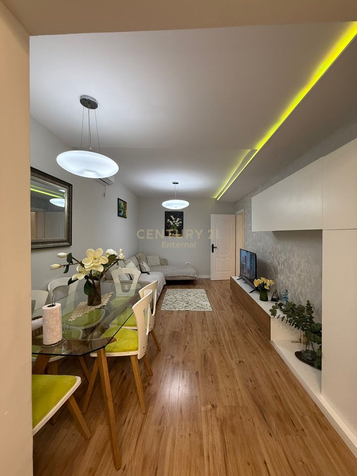 VENDESI PRIVATA + NEGOZIO IN VENDITA | PORCELAN