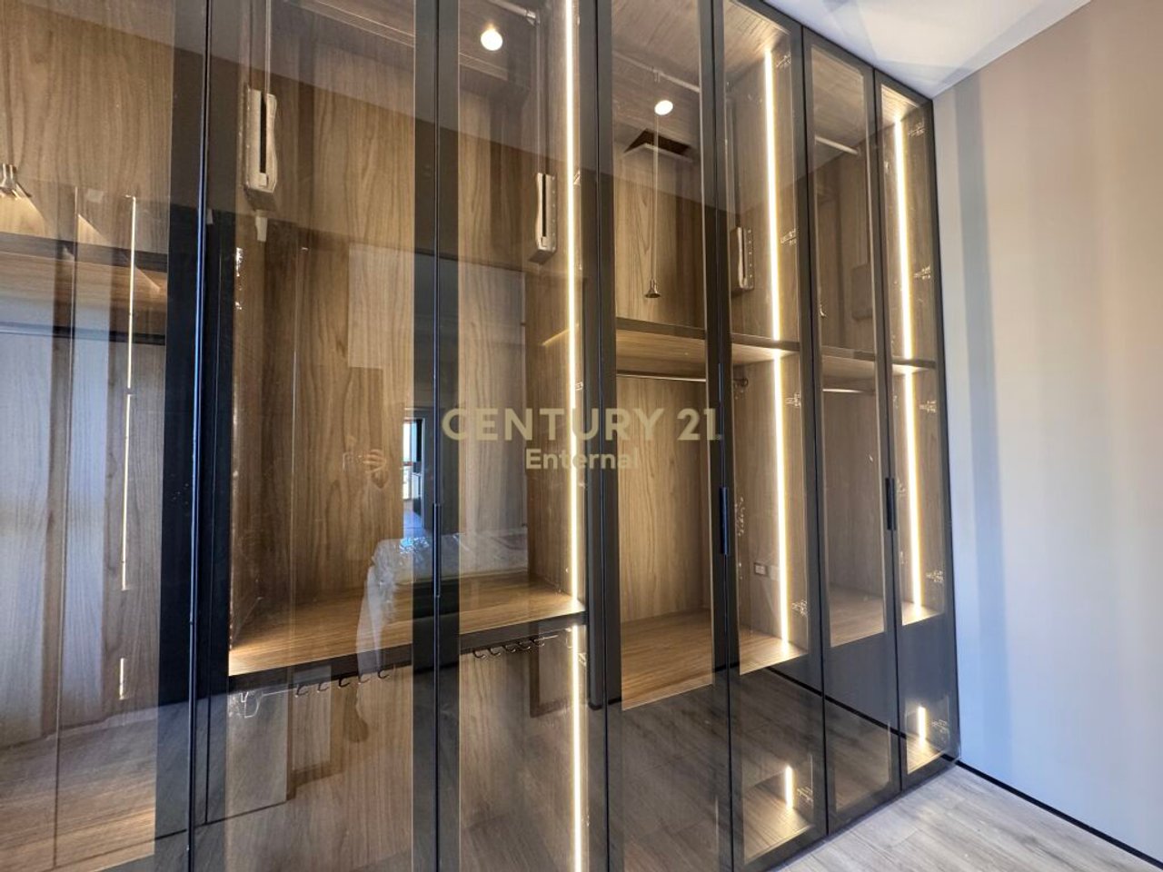 Apartament luksoz 2+1+2  per qira tek Garden Building