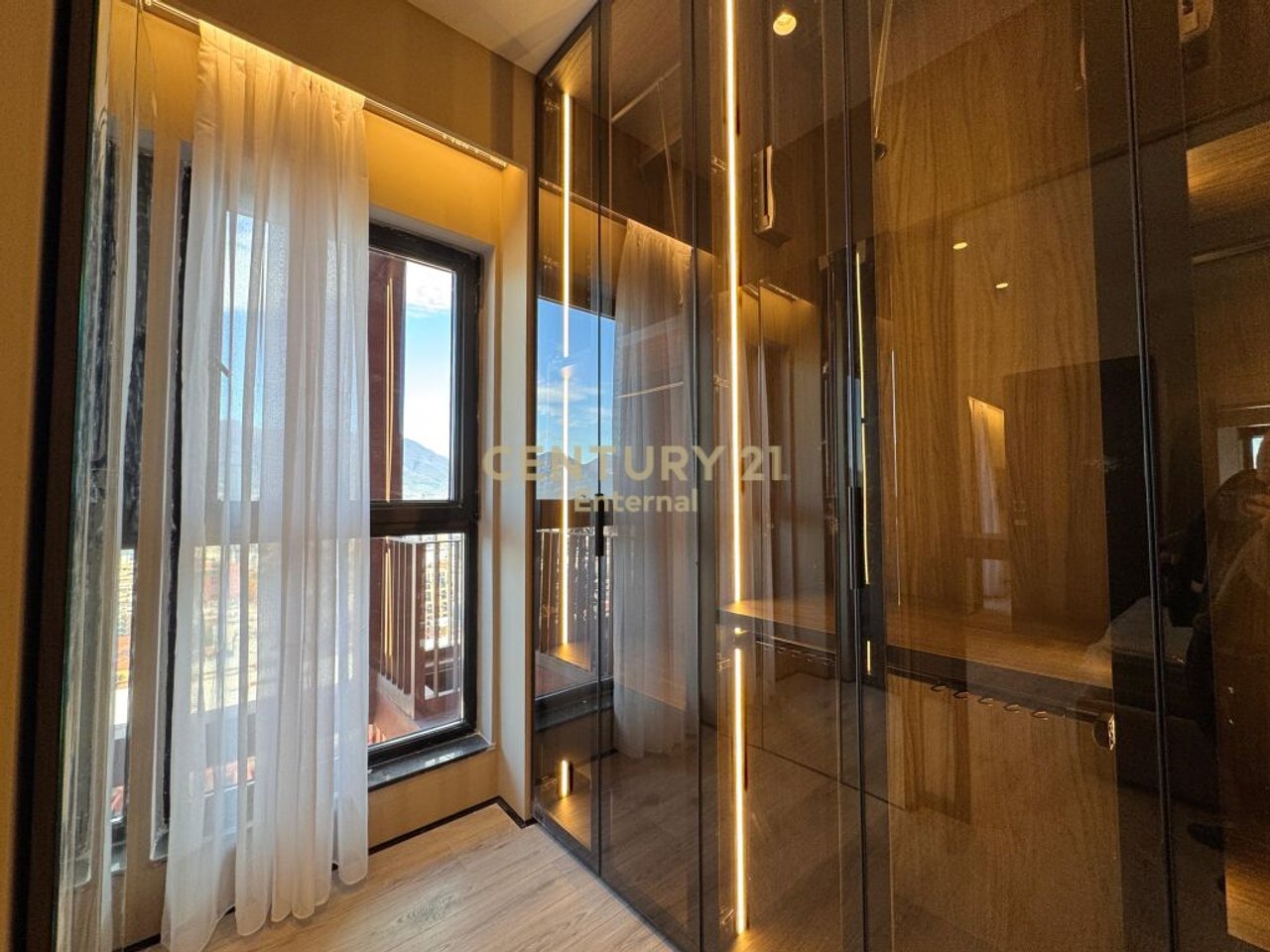 Apartament luksoz 2+1+2  per qira tek Garden Building