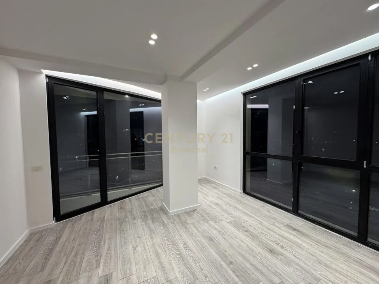 AFFITTASI – APPARTAMENTO 2+1+2 + Posto auto presso Mine Peza
