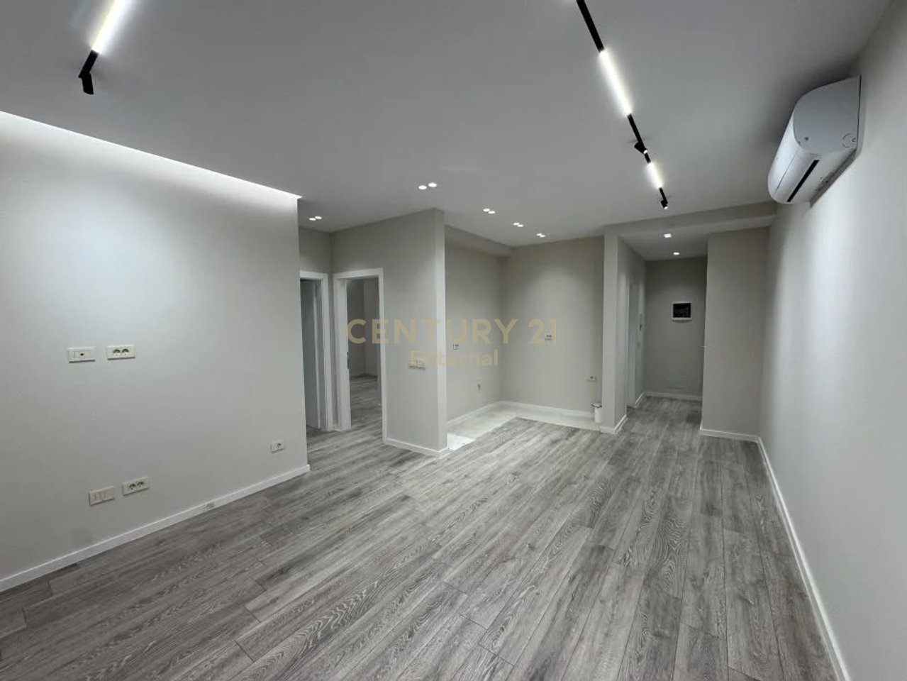 AFFITTASI – APPARTAMENTO 2+1+2 + Posto auto presso Mine Peza