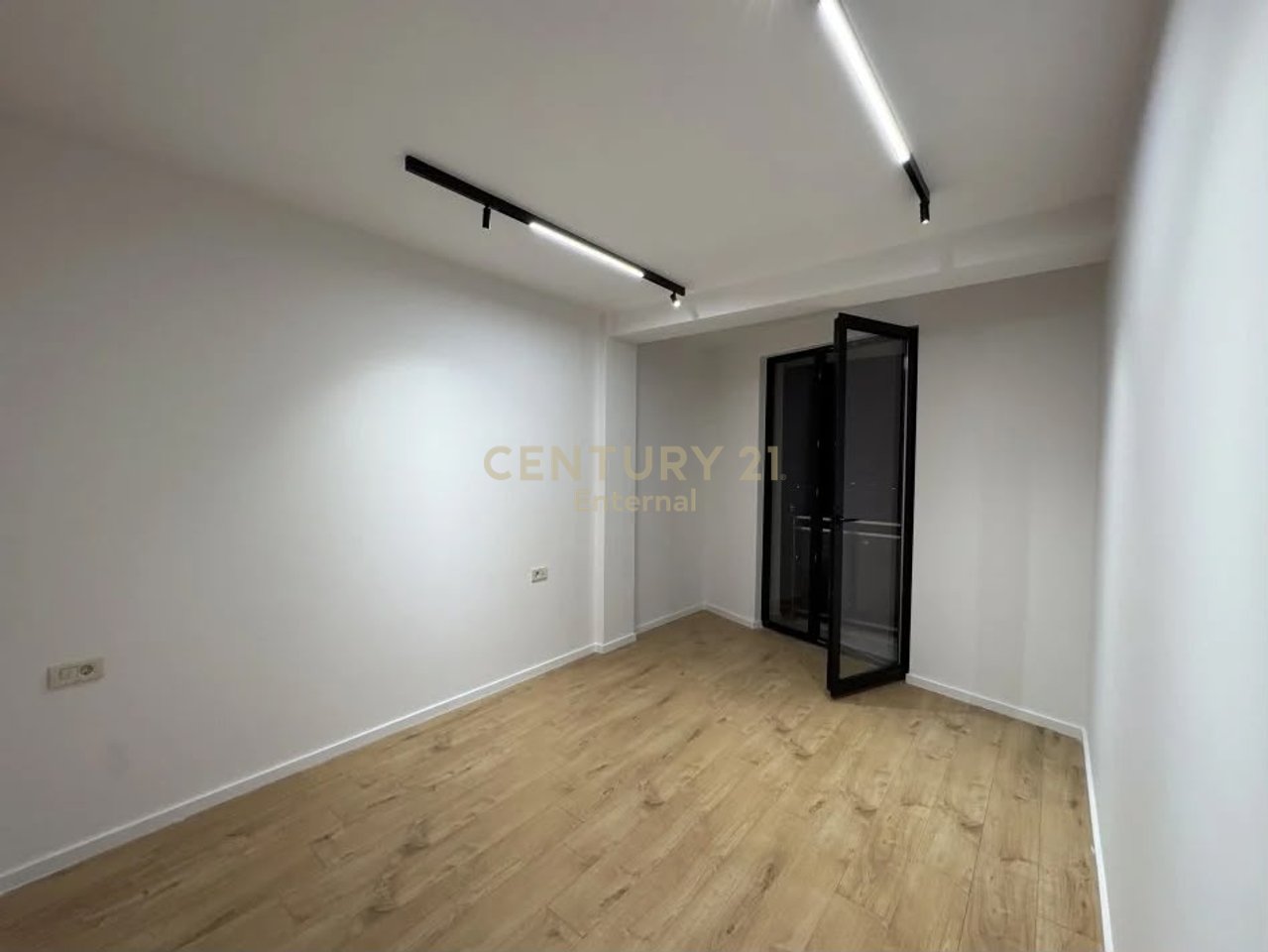AFFITTASI – APPARTAMENTO 2+1+ Posto Auto presso MINE PEZA