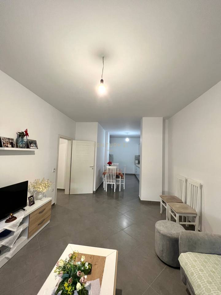 Apartament 2+1 Per Shitje Kompleksi Tom Doshi , Shkozë