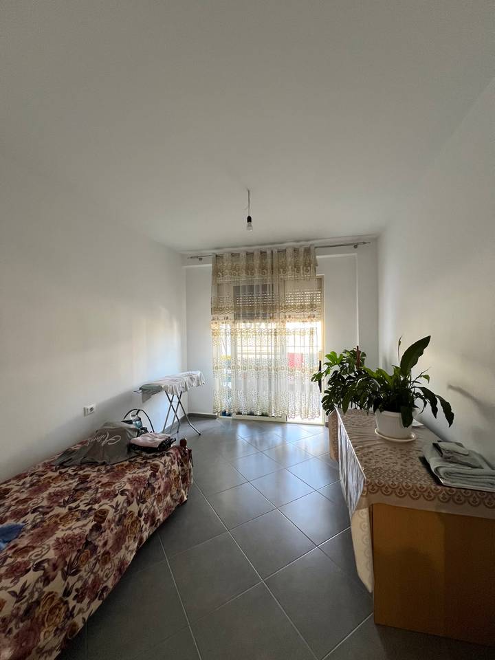 Apartament 2+1 Per Shitje Kompleksi Tom Doshi , Shkozë