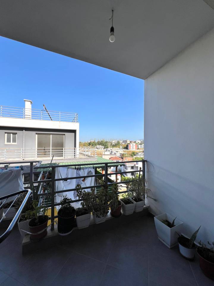 Apartament 2+1 Per Shitje Kompleksi Tom Doshi , Shkozë