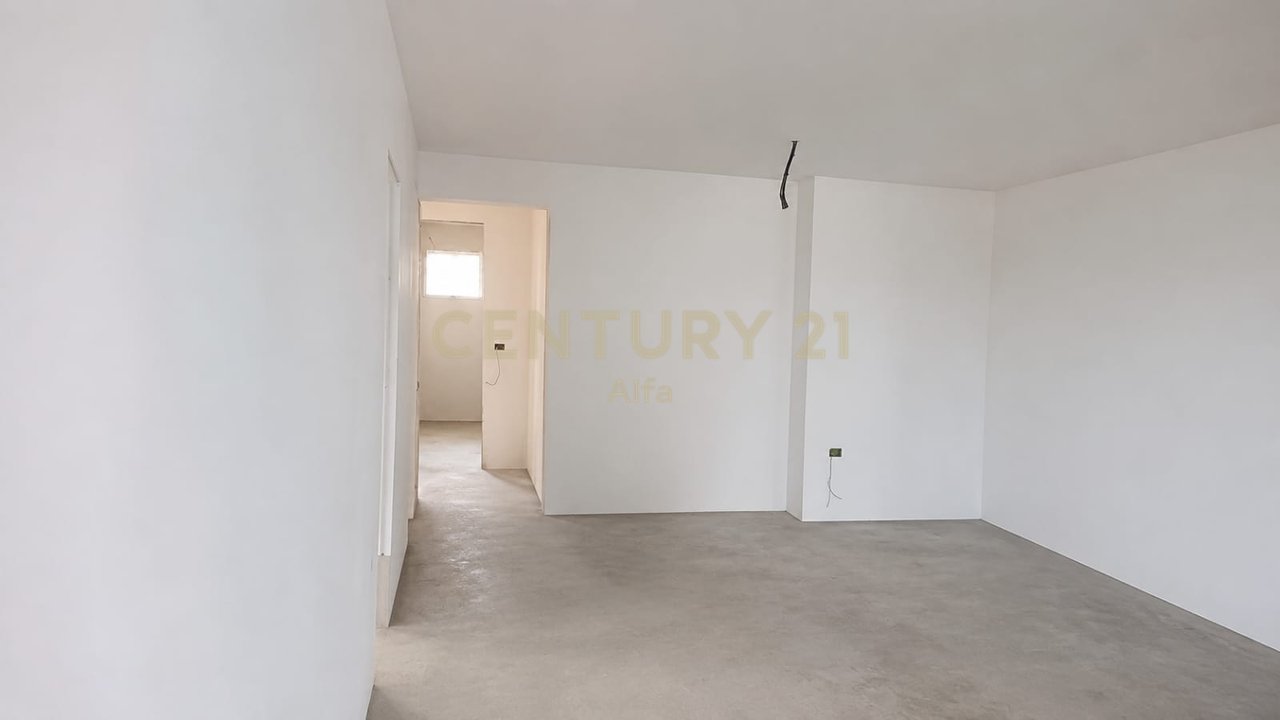 Shitet apartament 3+1+2 tualete tek Myslym Shyri!