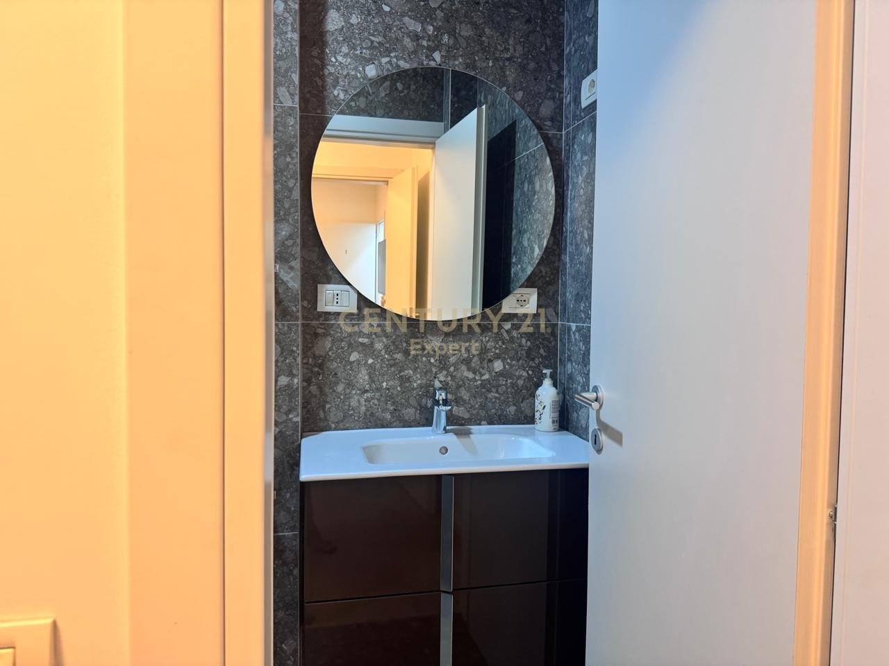 2 Apartamente 1+1 me Airbnb Aktiv – Myslym Shyri