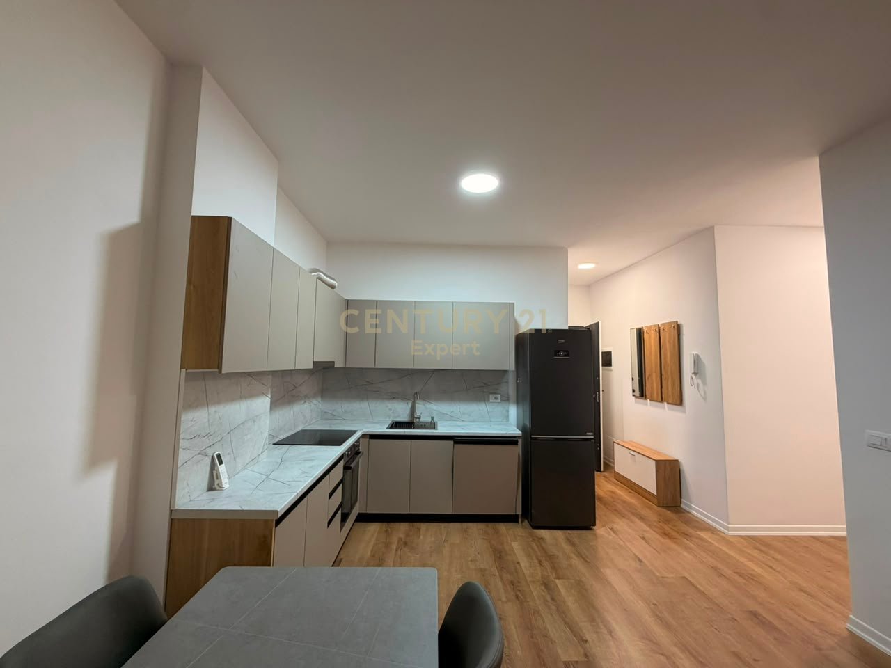 APARTMENT 2+1+2 WITH PARKING SPACE "5 MAJI" STREET