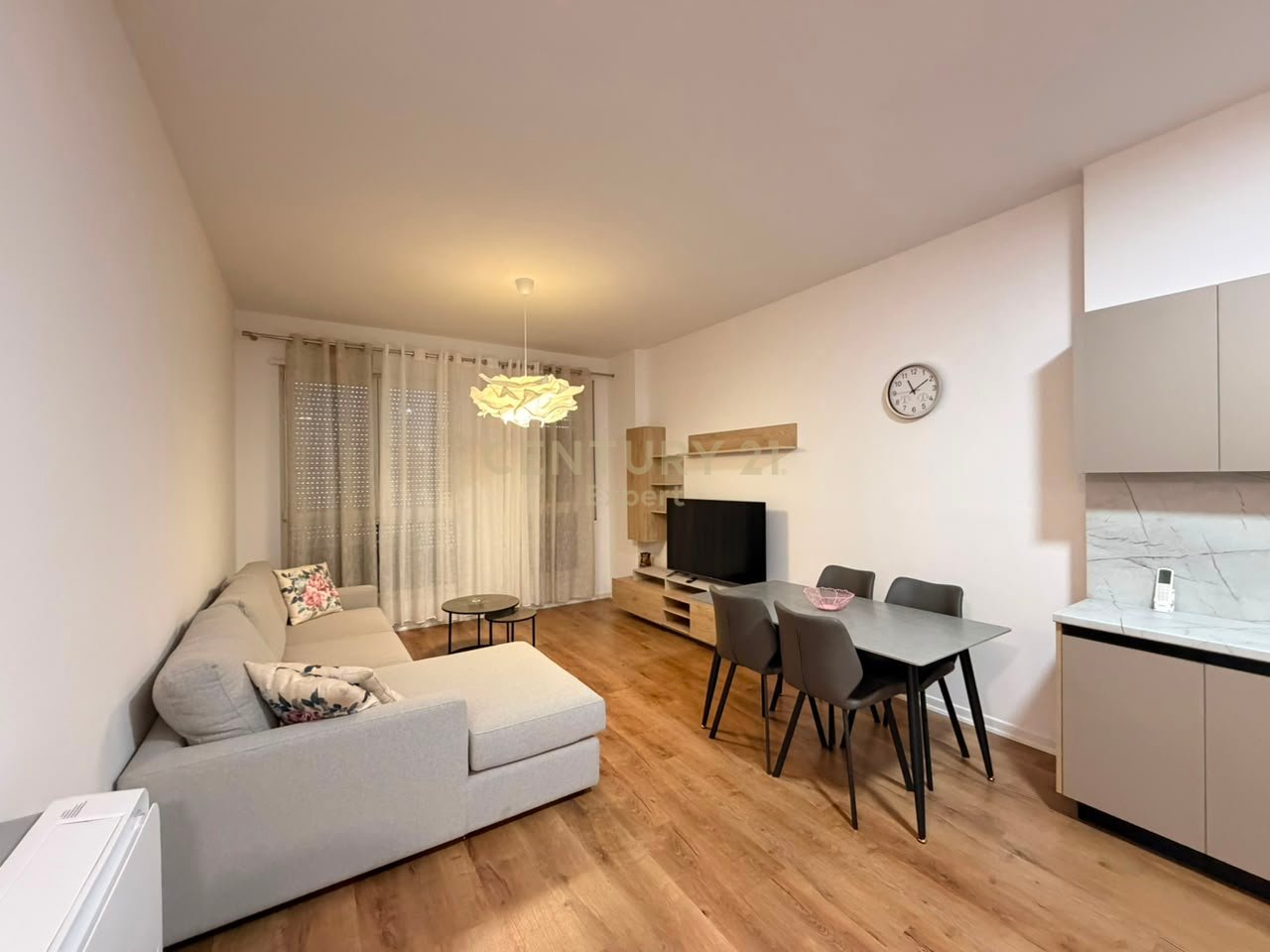 APARTMENT 2+1+2 WITH PARKING SPACE "5 MAJI" STREET