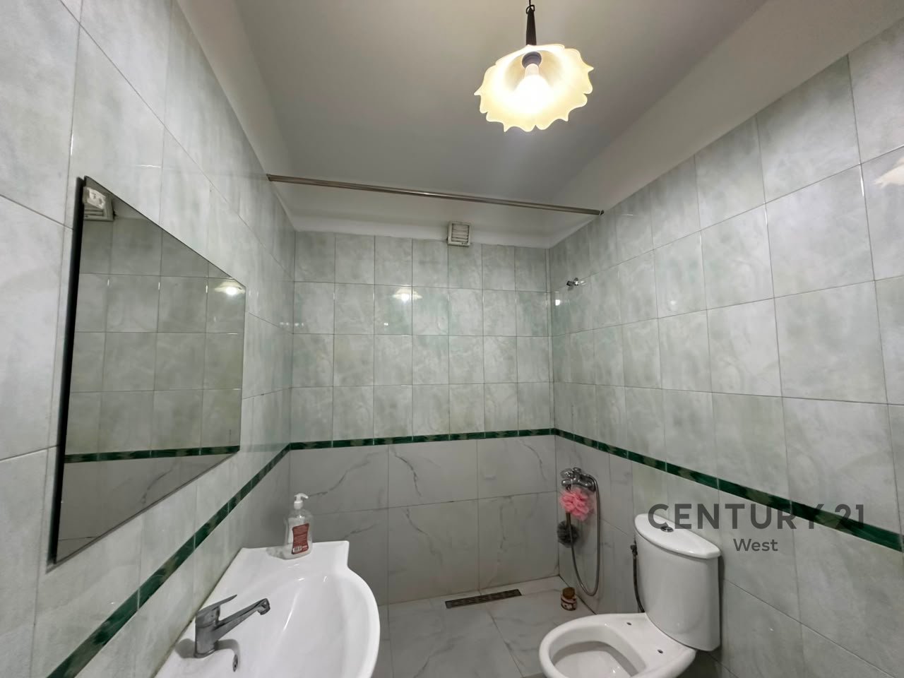 Apartament 1+1+Post Parkimi me Qira tek Selvia, Rruga e Dibres