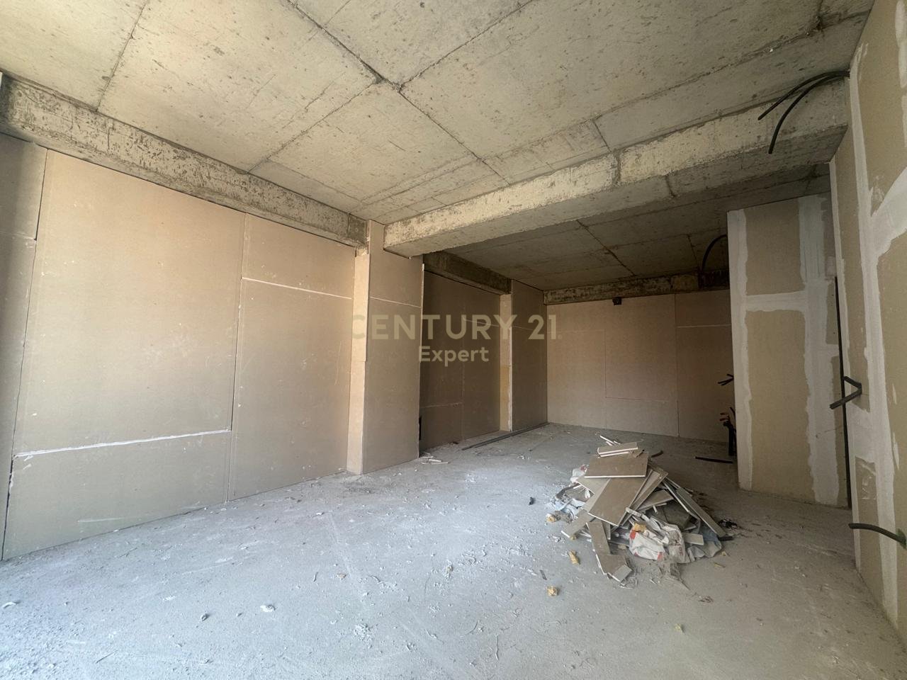 We sell 1+1+storage near Skenderbej Square