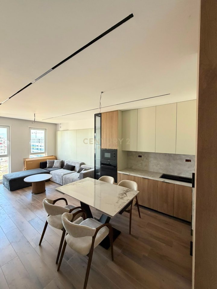 JAPIM ME QIRA APARTAMENT 2+1+POST PARKIMI NE UNIVERS CITY !