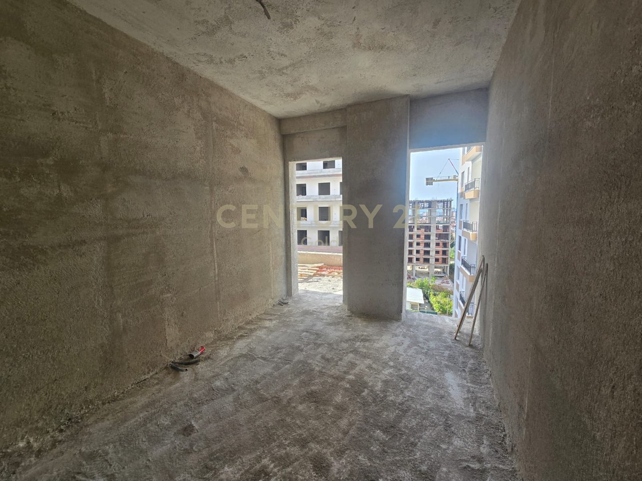APARTAMENT 1+1 PER SHITJE TEK ISH FUSHA E AVIACIONIT