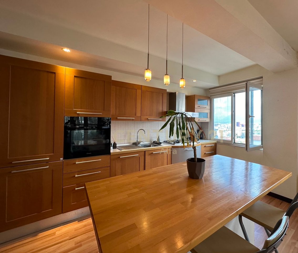 Duplex 4+1+ Parking for Rent at the Residence 'Kodra e Diellit 1"!

