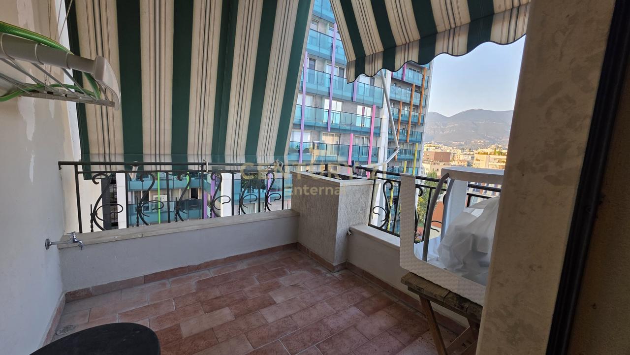 Appartamento 2+1+ Posto Auto in Affitto presso Air Albania