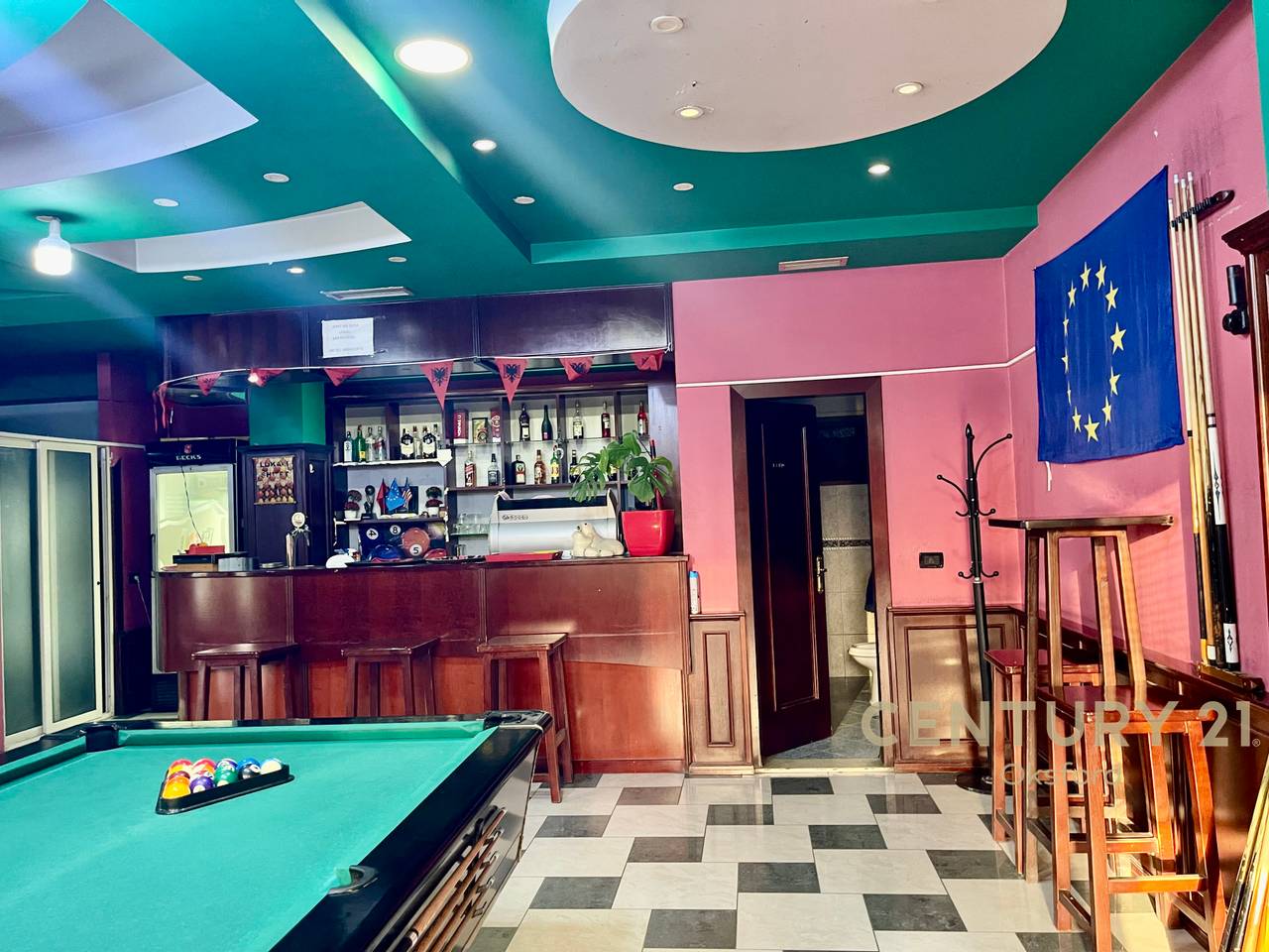 🏡 PËR SHITJE – VILË 4-KATËSHE + 2 NJËSI KOMERCIALE | RRETHRROTULLIMI SHKOZË, TIRANË