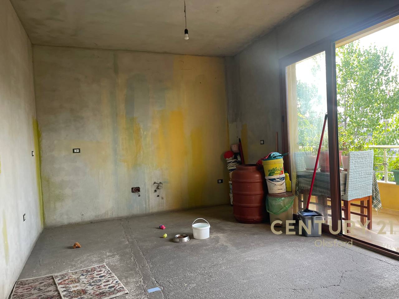 🏡 PËR SHITJE – VILË 4-KATËSHE + 2 NJËSI KOMERCIALE | RRETHRROTULLIMI SHKOZË, TIRANË