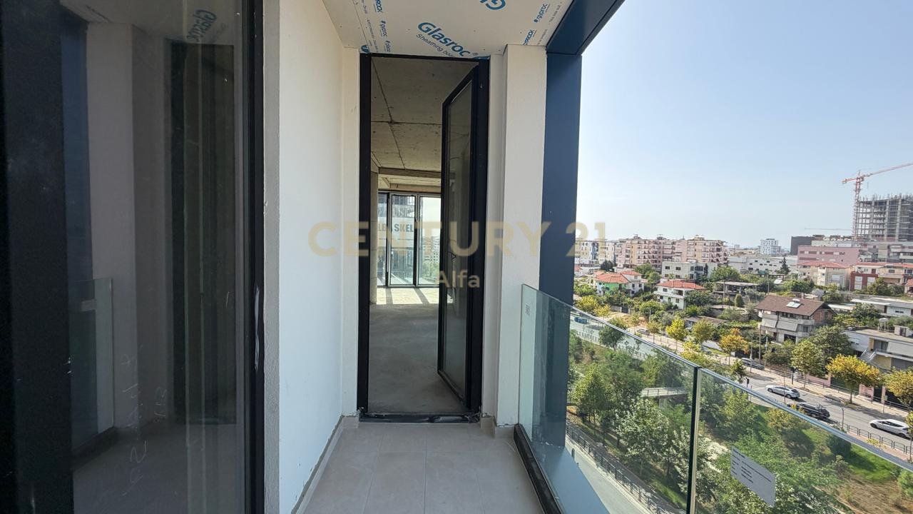 Vendiamo appartamento 2+1 con 2 bagni vicino a Golden Gate, vicino al Nuovo Maternità!