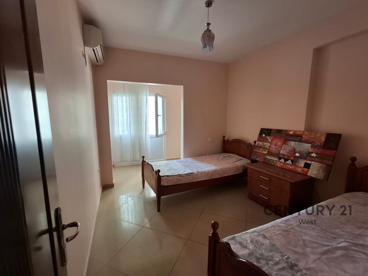 Jepet me Qira Apartament 3+1+2 – Rruga “Margarita Tutulani”, pranë Gjimnazit “Petro Nini”