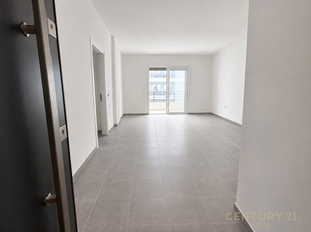 PRANE LUNGOMARE SHESIM APARTAMENT 2+1 + POST PARKIMI EKSTRA